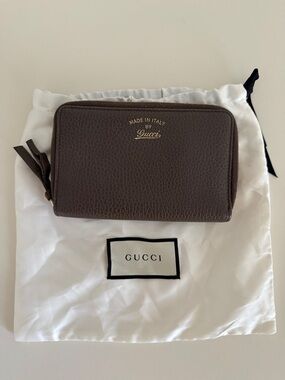 Gucci Brown Pebbled Leather Zip Card Case/Wallet with Gold Logo